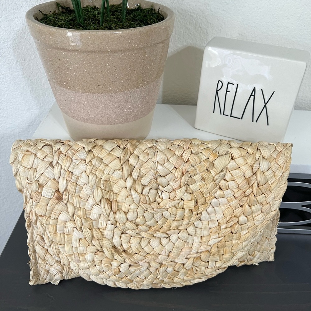 Straw Clutch Beige Bag!